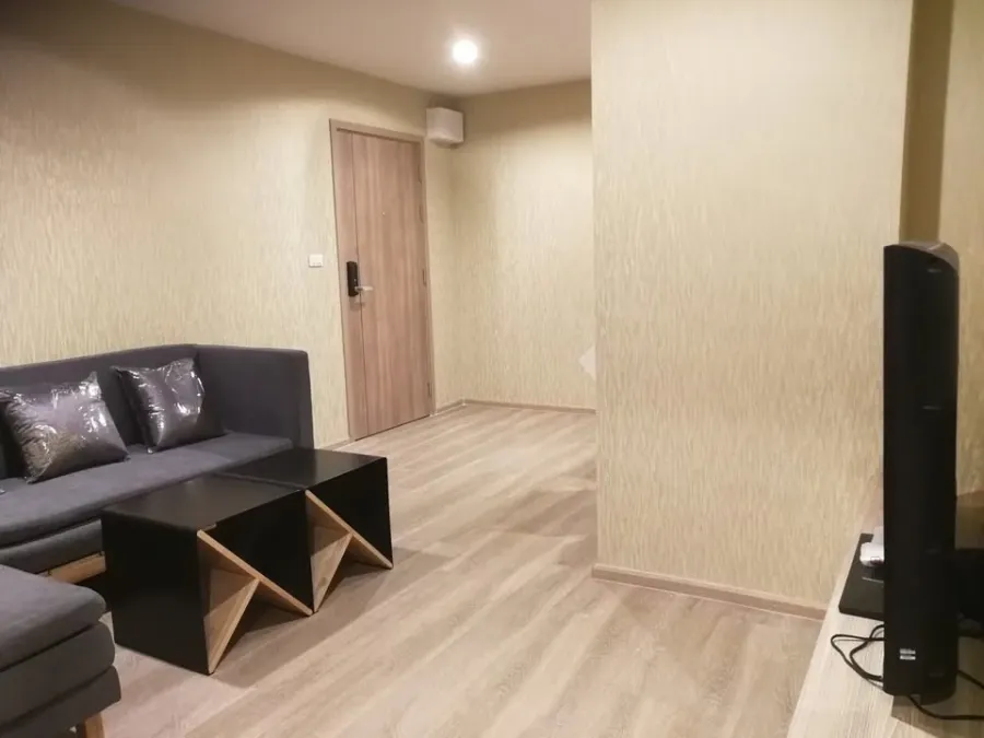 For rent: The Exclusive Hideaway Sukhumvit 71. Large room! 56 sq.m. Fully furnished with appliances. Ready to move in.