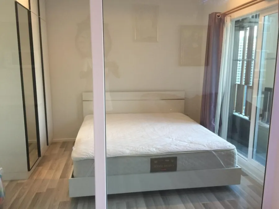 For rent: The Key Sathorn Ratchaphruek, high floor, city view, complete electrical appliances. You can just come in and stay.