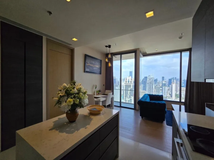 For sale, for rent, The ES Asoke, city view, fully furnished, ready to move in, don't miss it.