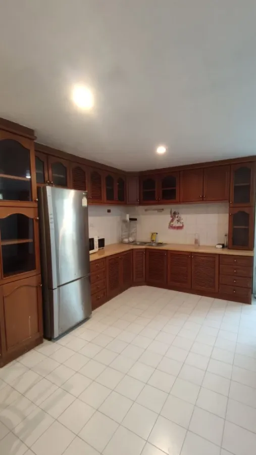 Condo for rent: The Waterford Rama 4, large room, comfortable, lots of usable space, affordable price, book now.