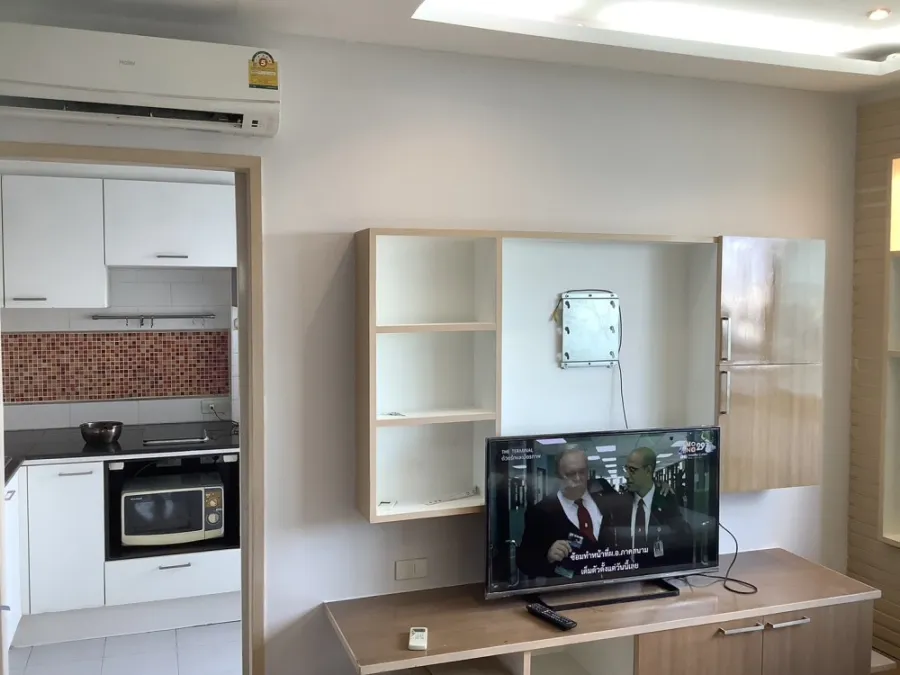 Condo for rent, Lumpini Place Phahon-Saphan Khwai. There is furniture, ready to move in. The view is not blocked. The view is not covered. Hurry up to