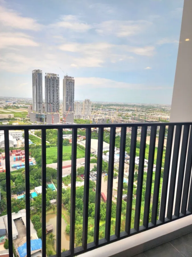 For sale: Niche Mono Mega Space Bangna, 31st floor, high floor, beautiful room, fully furnished, ready to move in, buy now, urgent.