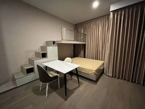 Park origin condo for rent, Phayathai, nice room, decorated in dark tones, proportional, good price, don't miss it