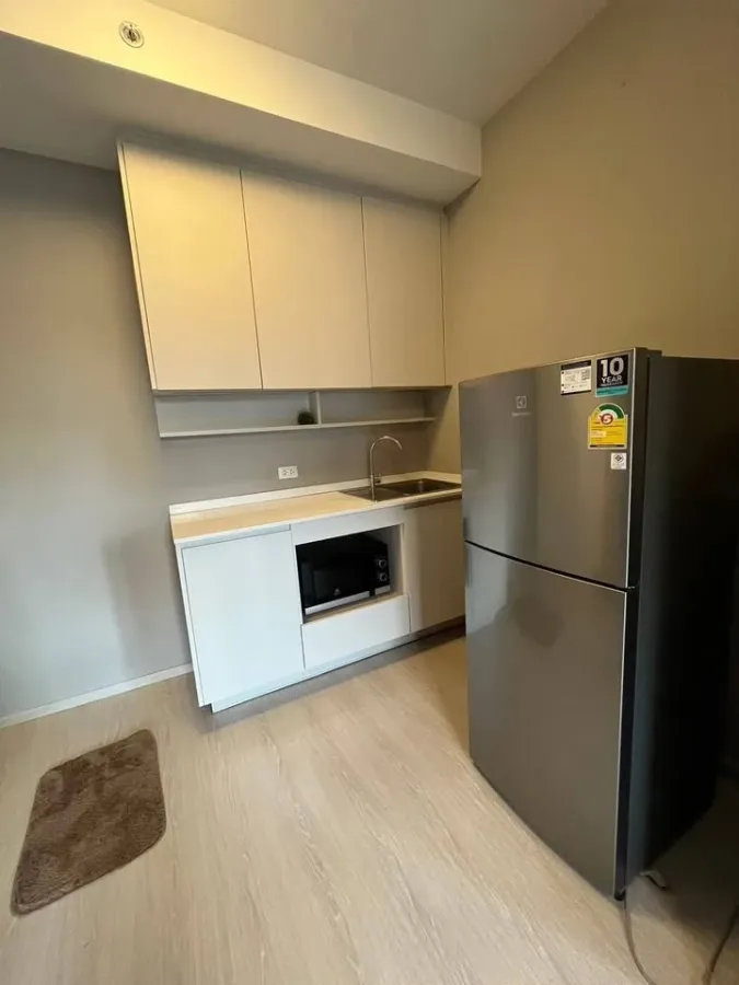 For sale or rent: Chapter One Eco Ratchada-Huai Khwang, Building C, 2nd floor, corner unit, fully furnished. Don't miss out!