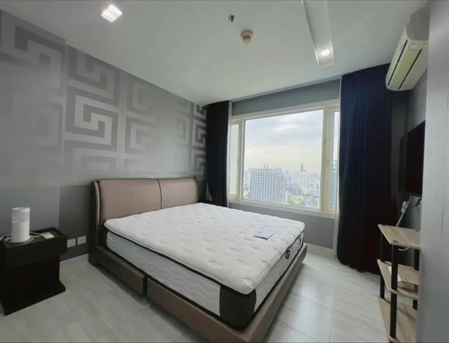 Sale/Rent Condo Siri at Sukhumvit 2 bedrooms, 2 bathrooms, fully furnished. Carry your bag and move in.