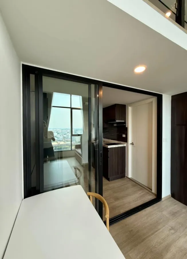 For rent: Origin Plug & play ramintra, 9th floor, with a shady garden view, comfortable to the eyes, fully furnished, ready to move in.