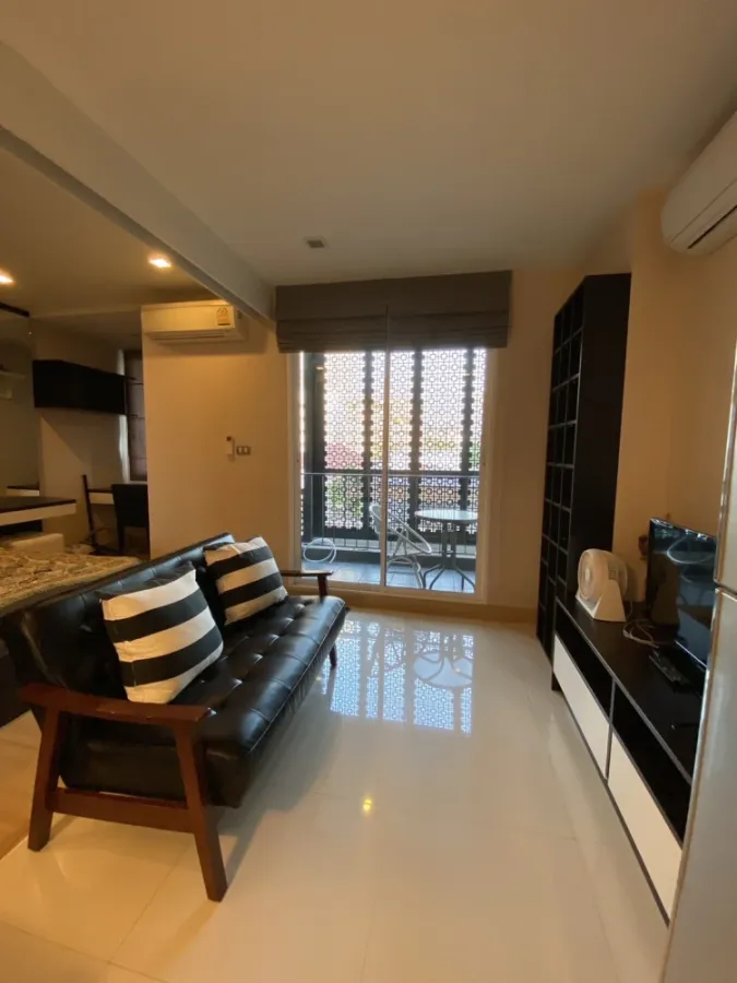 ให้เช่า!! ทรี คอนโด เอกมัย (สุขุมวิท 40) ชั้น 4 ห้องสวย เฟอร์นิเจอร์ครบ พร้อมเข้าอยู่ได้ทันที รีบจองเลย!!