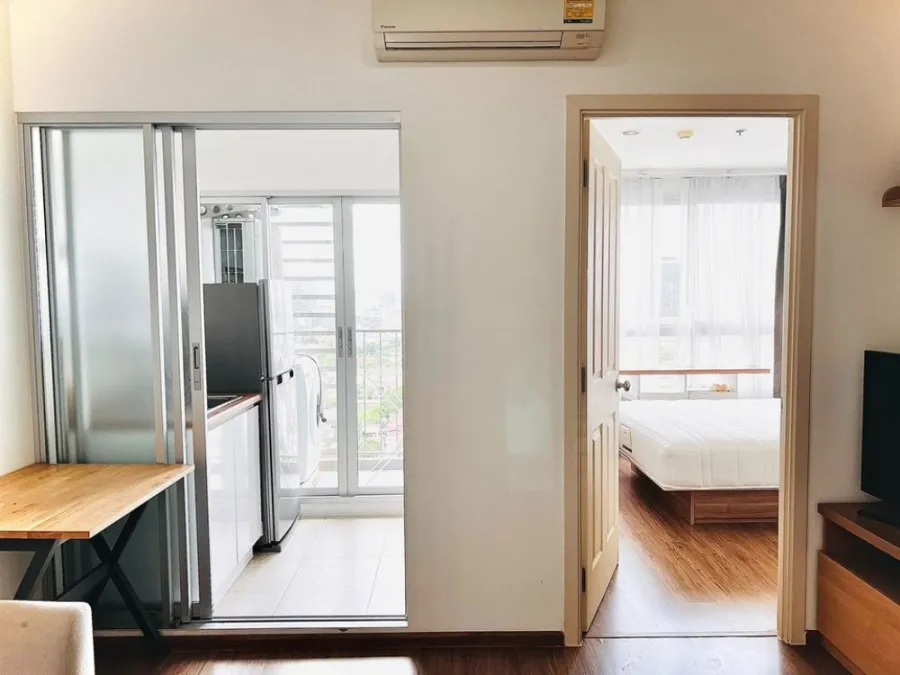 Sell U Delight @ Bangson Station, high floor, city view, no building block, Built-in furniture, book quickly.