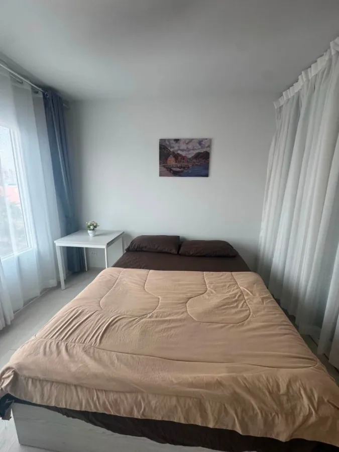 Aspire Erawan condo for rent. Fully furnished, just bring your belongings and move in!