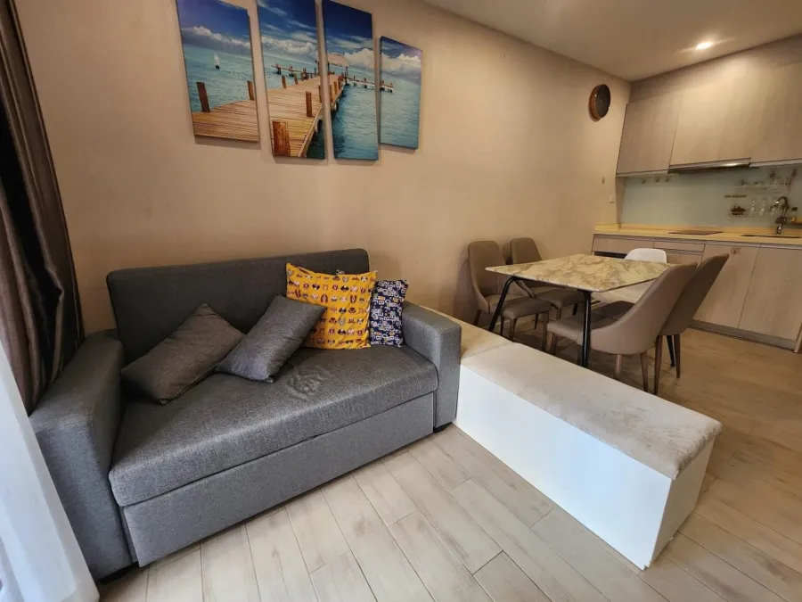 For rent: Seven Seas Condo Resort Jomtien, 1st floor, room next to the pool, fully furnished as shown in the picture. Hurry and reserve now before you