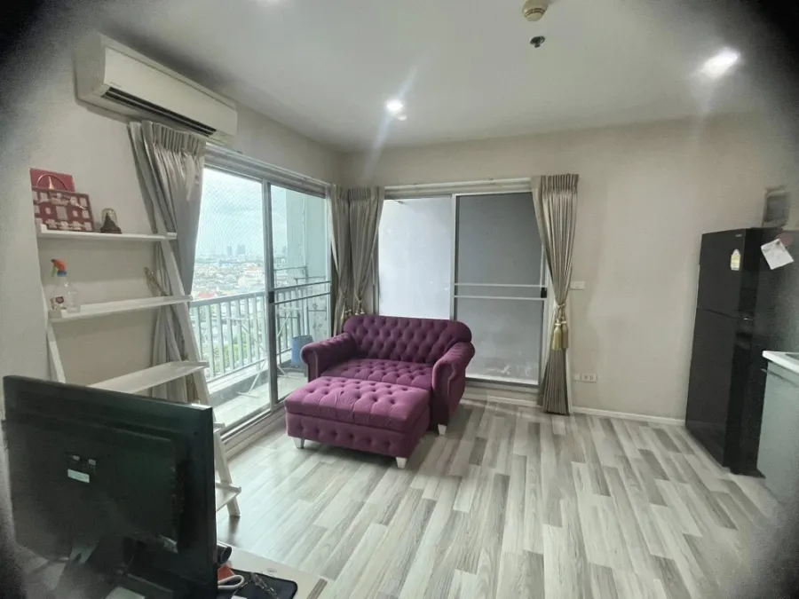 For sale: THE KEY Chaengwattana, corner unit, next to the fire exit, good breeze, good ventilation, no tall buildings blocking the view. Reserve now!