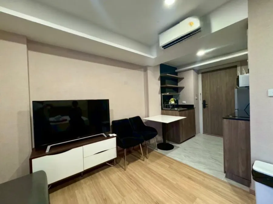 LLOYD Soonvijai-Thonglor for rent, fully furnished, great location, just bring your bags and move in!