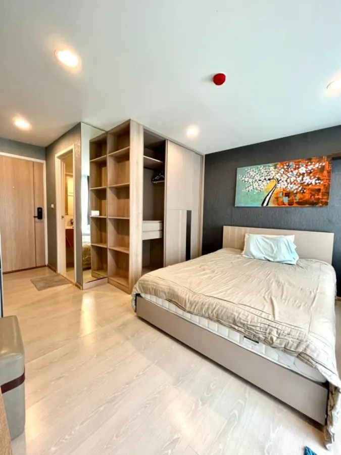 For sale the excel udomsuk, fully furnished, pool view, washing machine. Like this need reservation