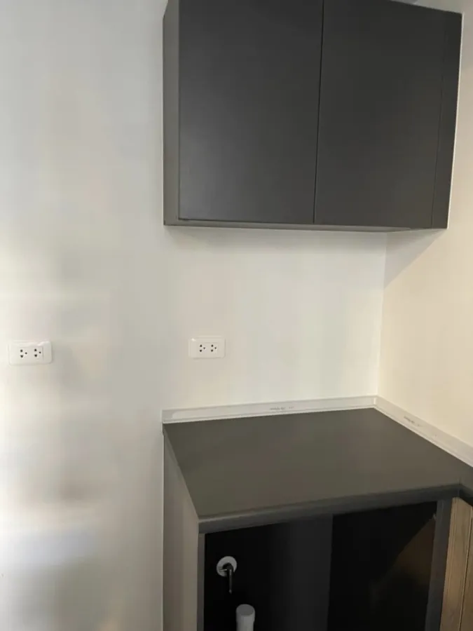 Condo for sale FLEXI Sathorn - Charoennakorn, spacious room It comes with a great price. Let me tell you that you don't miss it.