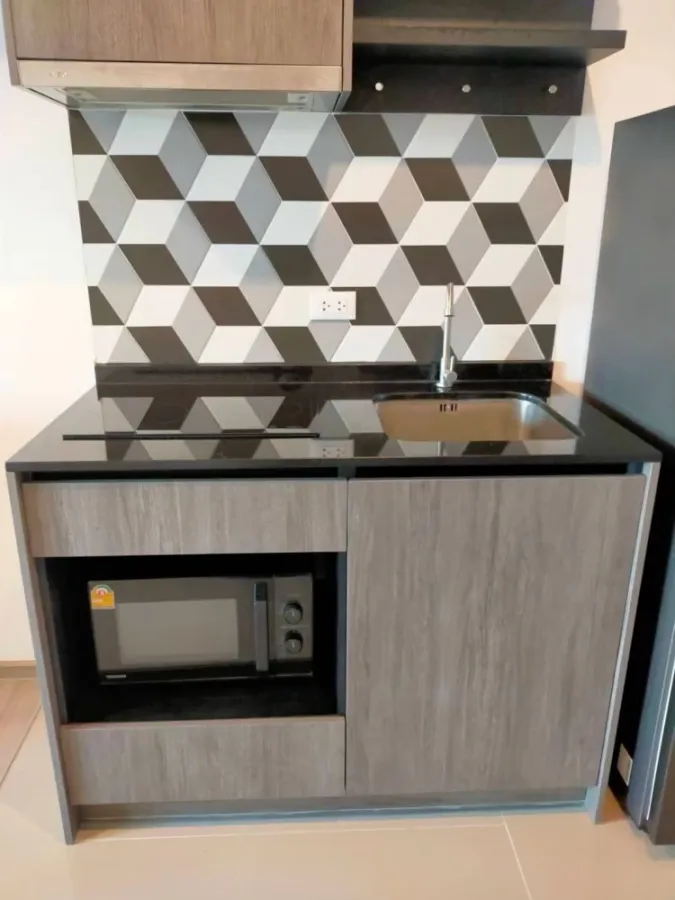 Condo The Base Phetchaburi - Thonglor, good location condo in the heart of the city, convenient to travel, hurry to reserve before it's gone!!