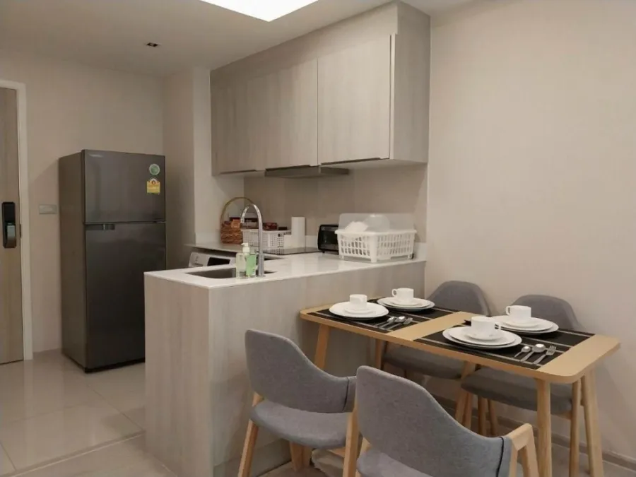 For sale, for rent, Vtara Sukhumvit 36, nice room, comes with bathtub, complete furniture, electrical appliances, reserve now.