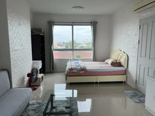 For rent, Plum Condo Nawamin, window facing south. Beautiful room, good location, convenient transportation, don't wait!