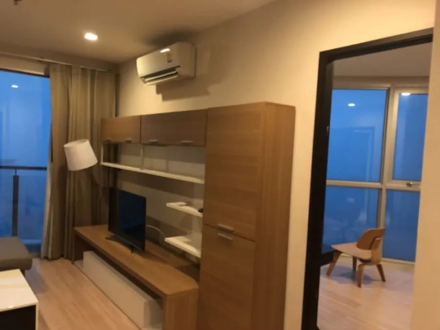 Condo for sale/rent, Skywalk and Wells Residence, high floor, fully furnished, do not miss