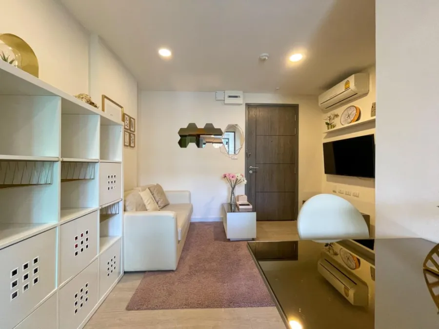 ขาย ให้เช่า เมโทร ลักซ์ โรสโกลด์ พหลฯ-สุทธิสาร วิวสระว่ายน้ำ ห้องน่าอยู่ ราคาดี มาแต่ตัวเข้าอยู่เลย