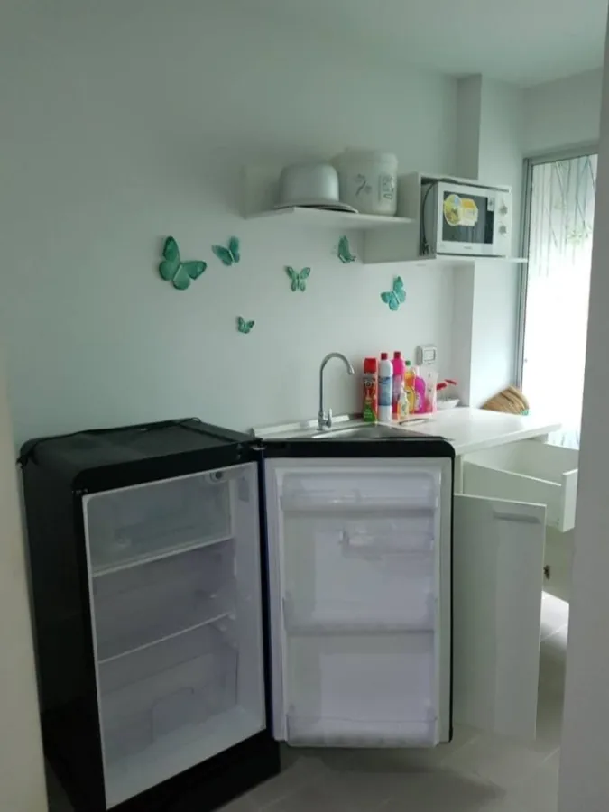 For rent: The Kit Lam Luk Ka, Khlong 2, 1st floor, with trees behind the room, shady, very close to nature, don't miss it.