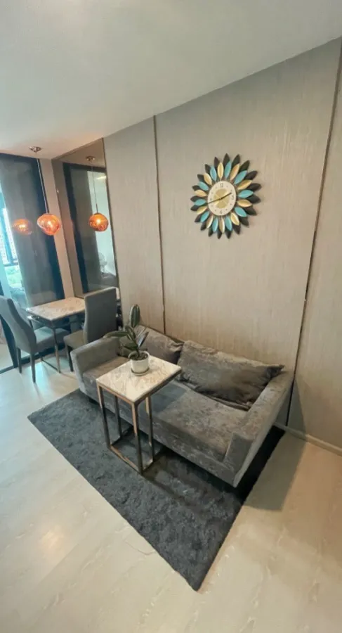 For rent Knightsbridge Phaholyothin-Interchange. The room is decorated very elegantly, has a very good view, complete in one room, book now.
