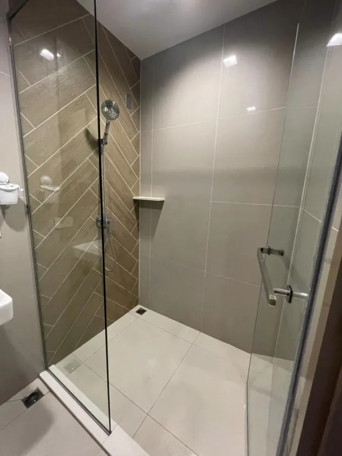 For rent, The Line Phahonyothin Park, high floor, separated rooms, separate kitchen, just come and live in.