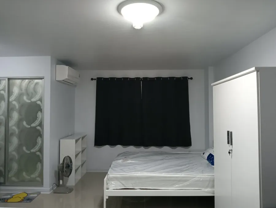 For sale: Lumpini Condotown Bodindecha-Ramkhamhaeng Studio room, fully furnished, don't miss out.