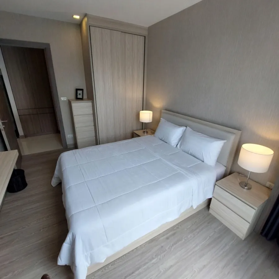 Condo for rent, Trapezo Sukhumvit 16, fully furnished, ready to move in, well built-in, hurry and reserve before you miss the opportunity.