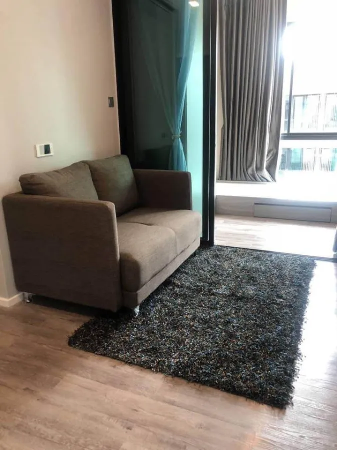 For rent: Brown Condo Ratchada 32, beautifully decorated room with built-ins. Complete set of furniture Don't be afraid to just look and reserve.