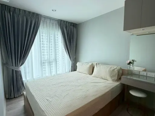 For rent: Regent Home Bangna, 21st floor, stunning city view from the top floor. Fully furnished with appliances. Book now, don't wait!