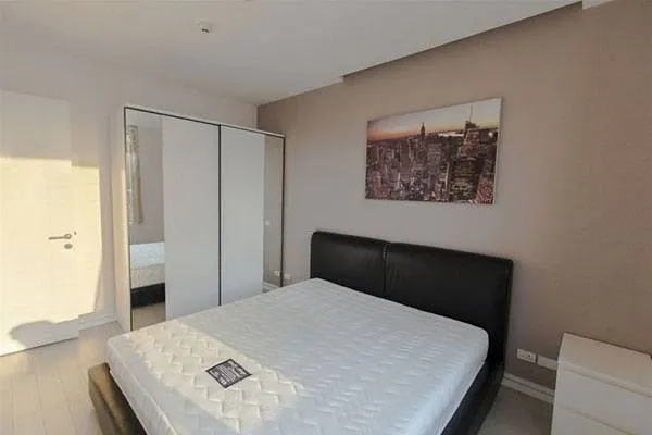 Beautiful unit for sale!! Park Origin Thonglor Condo, 10th floor, Building B, corner unit, swimming pool view, fully furnished. Reserve now!!