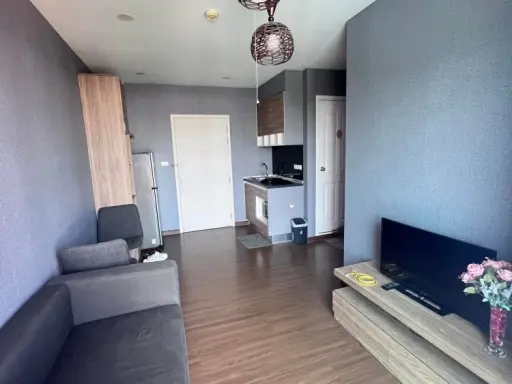ให้เช่า The Trust Condo Amata - Chonburi 1 ห้องนอน 1 ห้องน้ำ มาพร้อมเฟอร์นิเจอร์ครบครัน หิ้วกระเป๋าเข้าอยู่ได้เลยจ้า