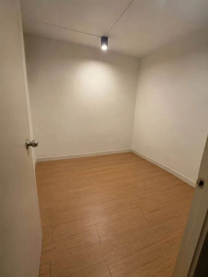 ขาย Victoria Lakeview Condominium ชั้น 14 วิวสวย แบบ 2 ห้องนอน 1 ห้องน้ำ พลาดแล้วจะเสียใจ