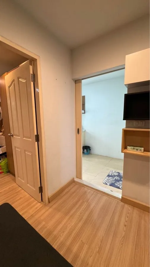 For rent: The Niche City Lat Phrao 130, fully furnished. Big sofa, comfortable to sit on. Good price like this. Hurry and reserve now.