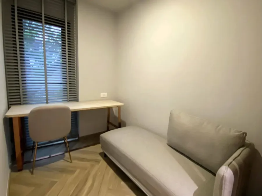 ให้เช่า Chapter Thonglor 25 1 ห้องนอน 1 ห้องน้ำ พื้นที่ใช้สอยเยอะ เฟอร์นิเจอร์ครบครัน หิ้วกระเป๋าเข้าอยู่ได้เลยจ้า