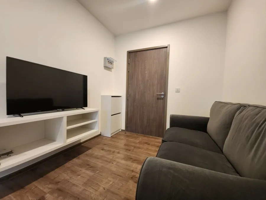 For rent: Aspire Pinklao - Arun Amarin. Soft sofa, very comfortable to sit on. Don't just look and reserve now.