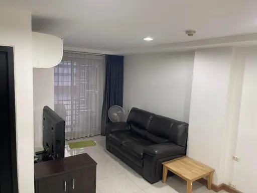 For rent: Resorta Yen Akat, 5th floor, spacious room, very good price, premium grade bed, reserve first, get first served. images