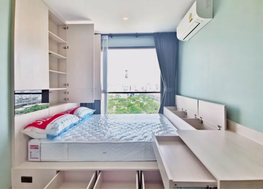 Urgent for rent !! Condo Lumpini Suite Phetchaburi - Makkasan, beautiful view, high floor, built-in furniture, do not miss !!