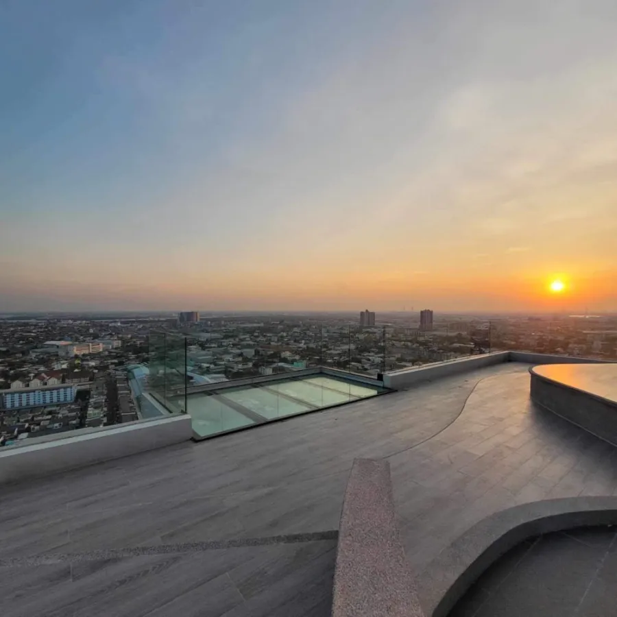 For sale: Knightsbridge Sukhumvit-Thepharak, 34th floor, city view, very premium decorated room, nice to sleep, just come and stay.