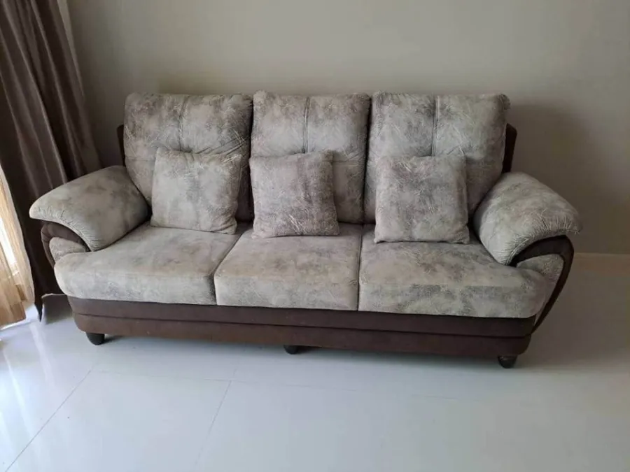 For rent: The Crest Sukhumvit 24, spacious room, comfortable to live in, complete with furniture and electrical appliances. Hurry and reserve now.