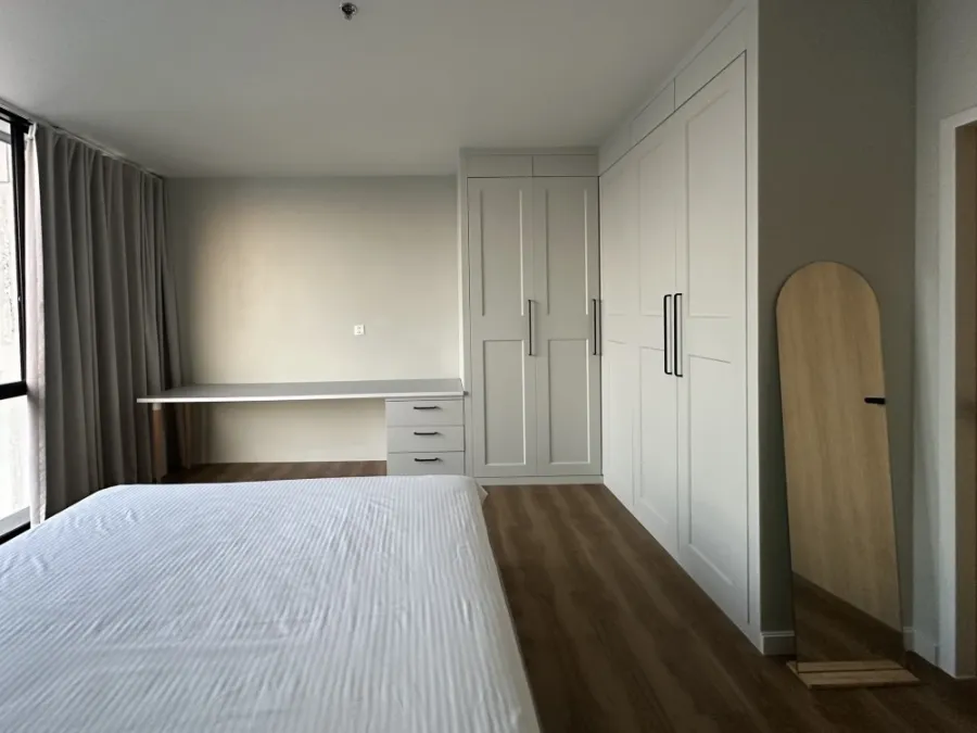 For rent: The Issara Ladprao, 43rd floor, unobstructed north view. Fully furnished with appliances, ready to move in.