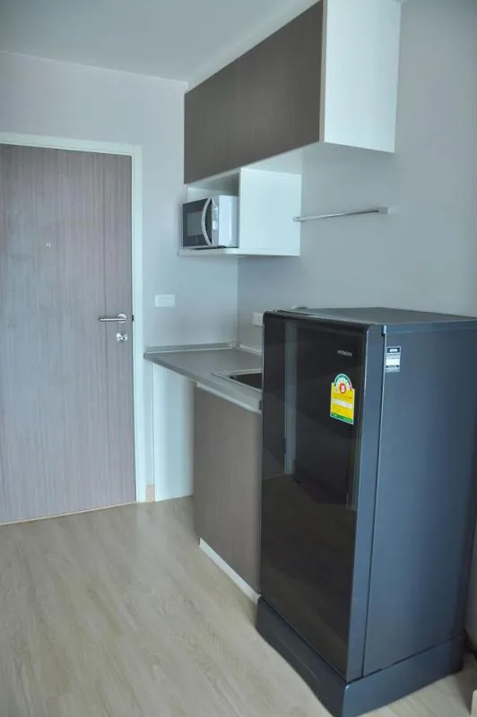 ห้องแต่งสวย มีให้พร้อมทุกอย่าง จัดวางเป็นระเบียบ สีขาวสะอาดตา ให้เช่า Casa Condo Bangyai รีบเลยด่วน