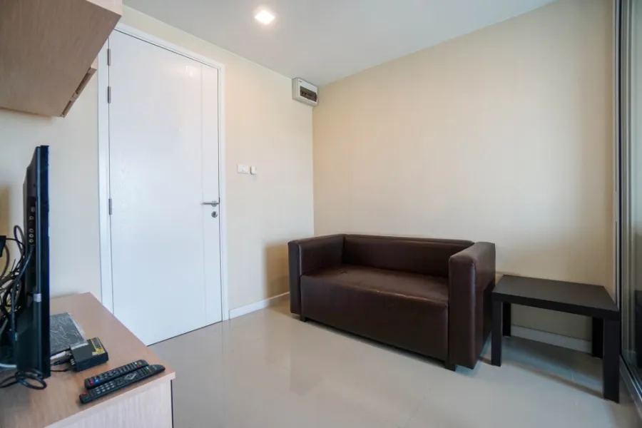 For Sale Jw Condo @ Donmuang ห้องโทนขาว สบายตา ราคาสบายกระเป๋า Built in อย่างดี พร้อม walk-in close