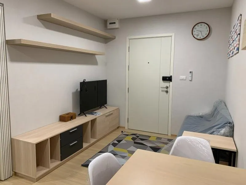 ห้องสวยมาแว้ว ตกแต่งครบพร้อมอยู่สุดๆ หิ้วกระเป๋าเข้าอยู่ได้เลยที่ พลัมคอนโด รังสิต อไลฟ์ 1 ให้เช่า
