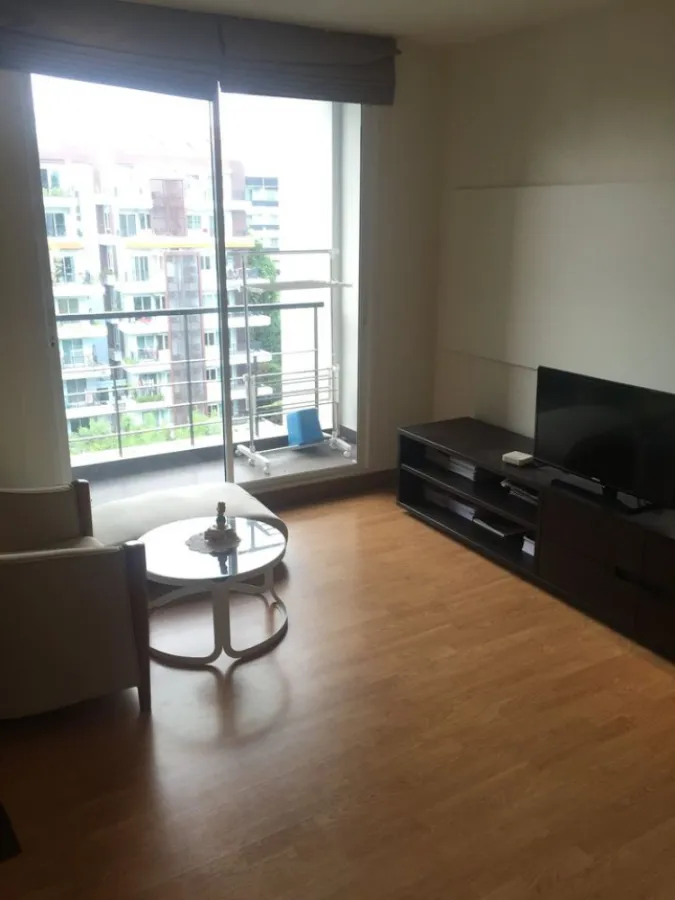 Selling Tree Condo Luxe Sukhumvit 52, good location, near the train station, convenient to travel.
