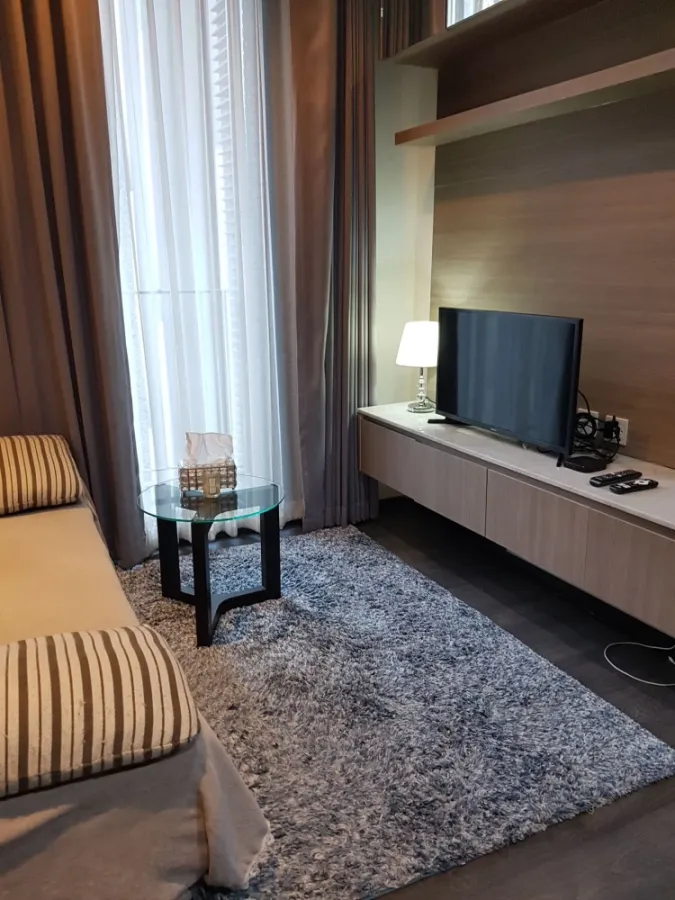 For rent: Edge By Sansiri (Sukhumvit 23), 4th floor, nice room, fully furnished, reserve now!