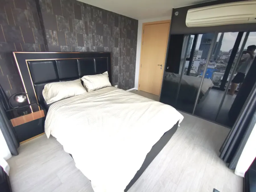 ให้เช่า The Lofts Silom ห้องชั้นสูง เฟอร์พร้อม รีบจองเลย