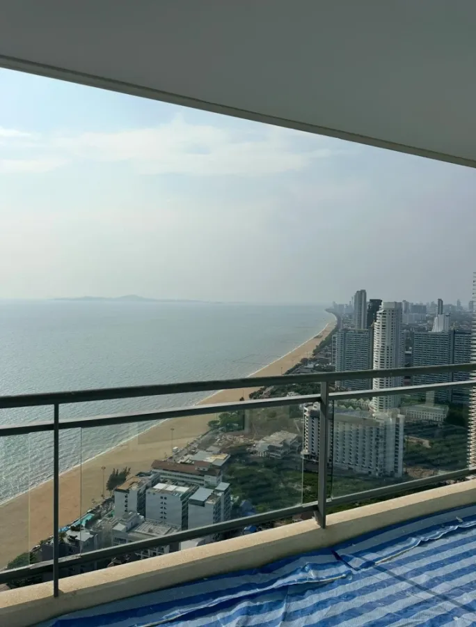 For rent Reflection Jomtien Beach Pattaya (Jomtien) beautiful room, fully furnished, high floor, sea view, don't miss it.
