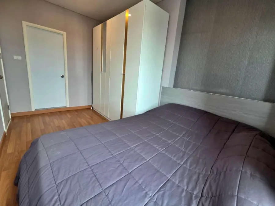 Condo for rent, Lumpini Place Ratchada-Sathu, 12th floor. High floor with great view. Fully furnished. Affordable price. Book now!