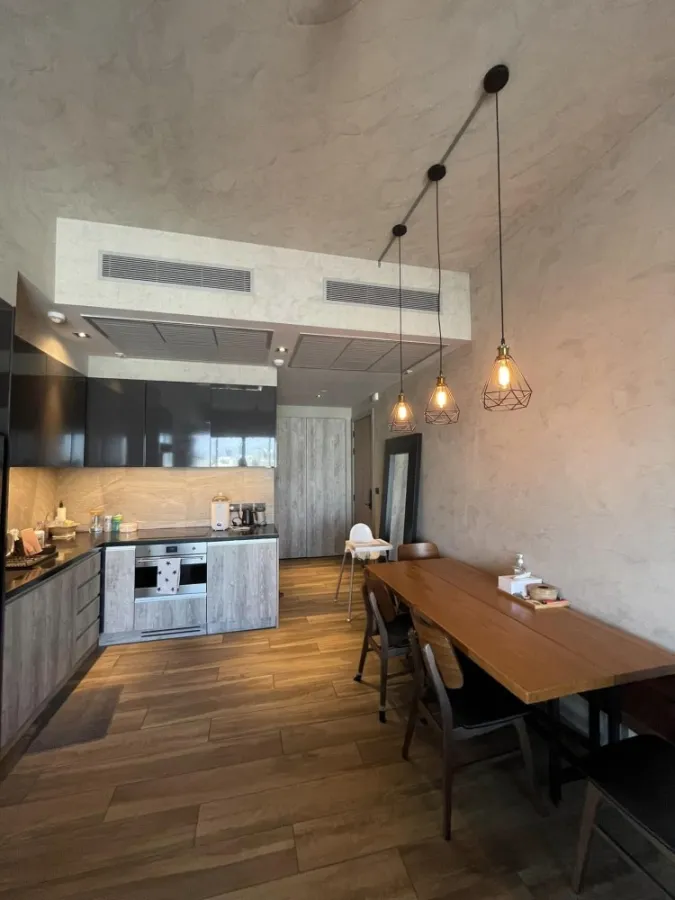 For sale or rent The Lofts Asoke , fully furnished, ready to move in, high view, wide balcony, not hot room, book now.